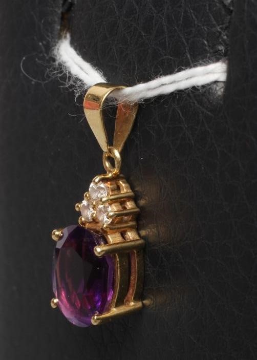 AN AMETHYST PENDANT Image