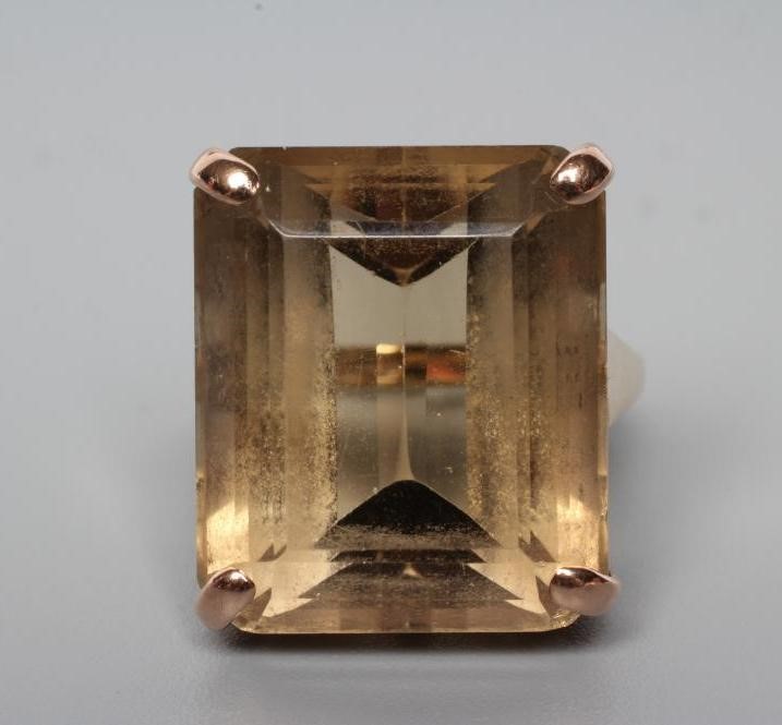 A CITRINE DRESS RING Image