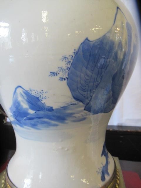 A CHINESE PORCELAIN VASE AND COVER of inverted baluster form Image