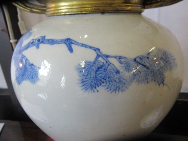 A CHINESE PORCELAIN VASE AND COVER of inverted baluster form Image