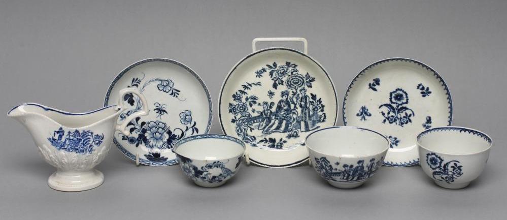 A PENNINGTON'S LIVERPOOL PORCELAIN FISHRMAN PATTERN SAUCEBOAT Image