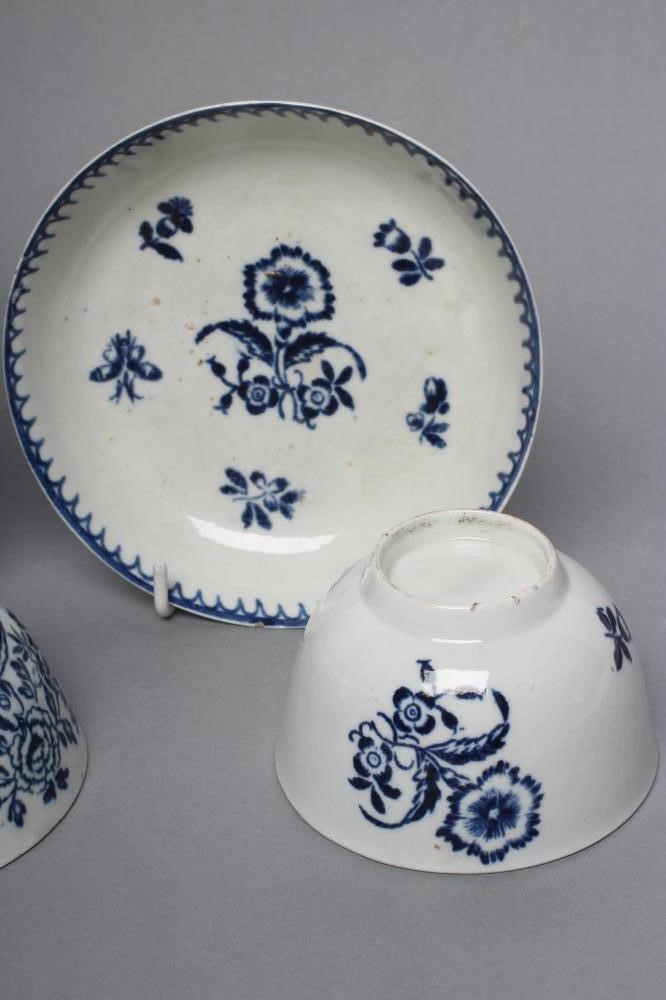 A PENNINGTON'S LIVERPOOL PORCELAIN FISHRMAN PATTERN SAUCEBOAT Image