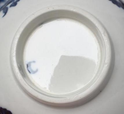 A FIRST PERIOD WORCESTER PORCELAIN MANSFIELD PATTERN SPARROW BEAK JUG Image