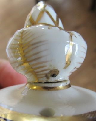 AN ENGLISH PORCELAIN FLUTED TEA SERVICE Image
