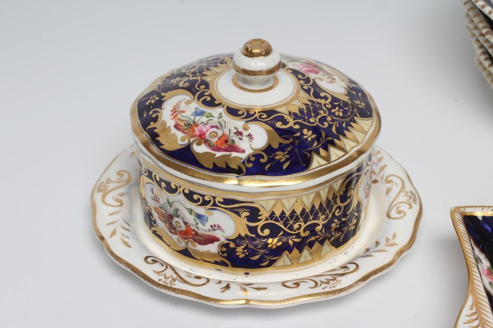 A SET OF FIVE BLOOR DERBY PORCELAIN DESSERT PLATES Image