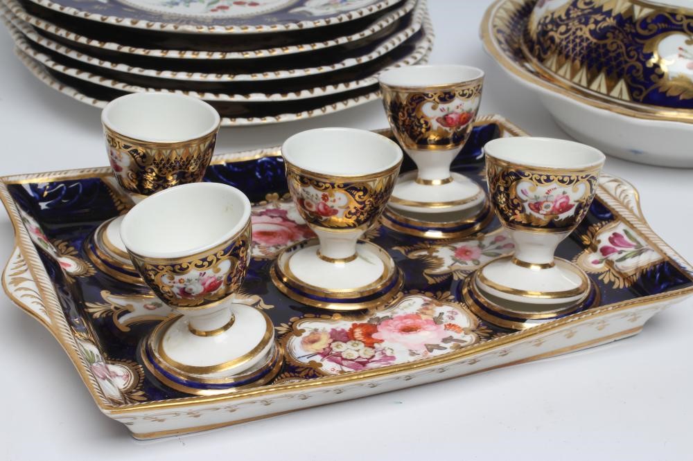 A SET OF FIVE BLOOR DERBY PORCELAIN DESSERT PLATES Image