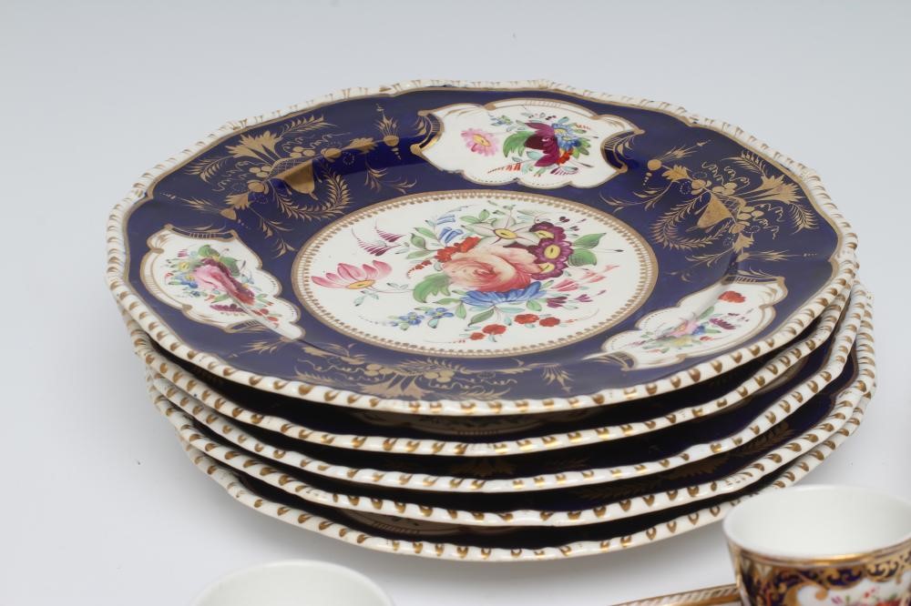 A SET OF FIVE BLOOR DERBY PORCELAIN DESSERT PLATES Image