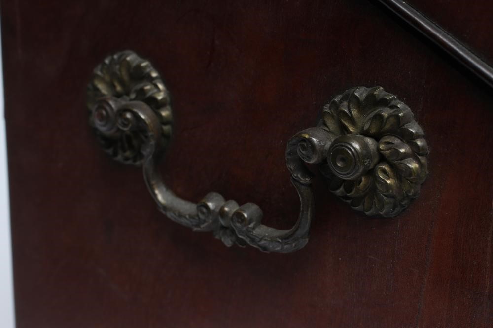 A PAIR OF GEORGIAN MAHOGANY KNIFE BOXES Image