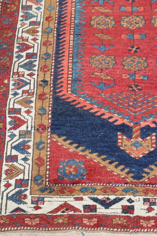 A KAZAK WOOL RUNNER Image