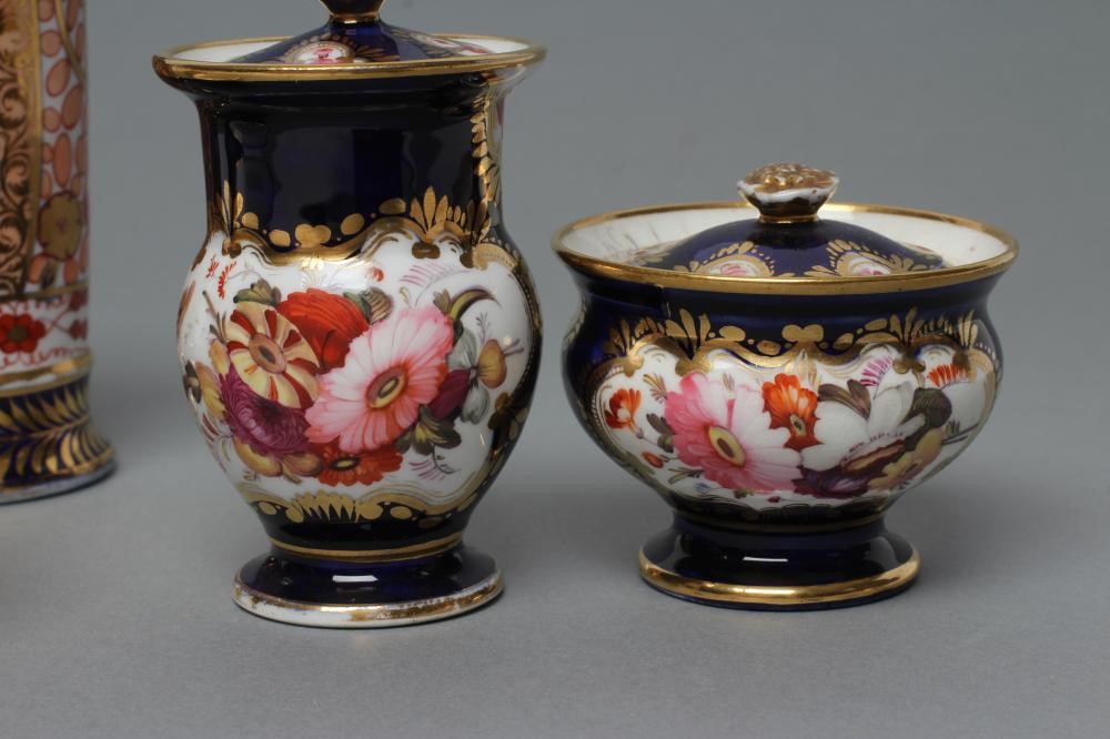A PAIR OF SPODE PORCELAIN SPILL VASES Image