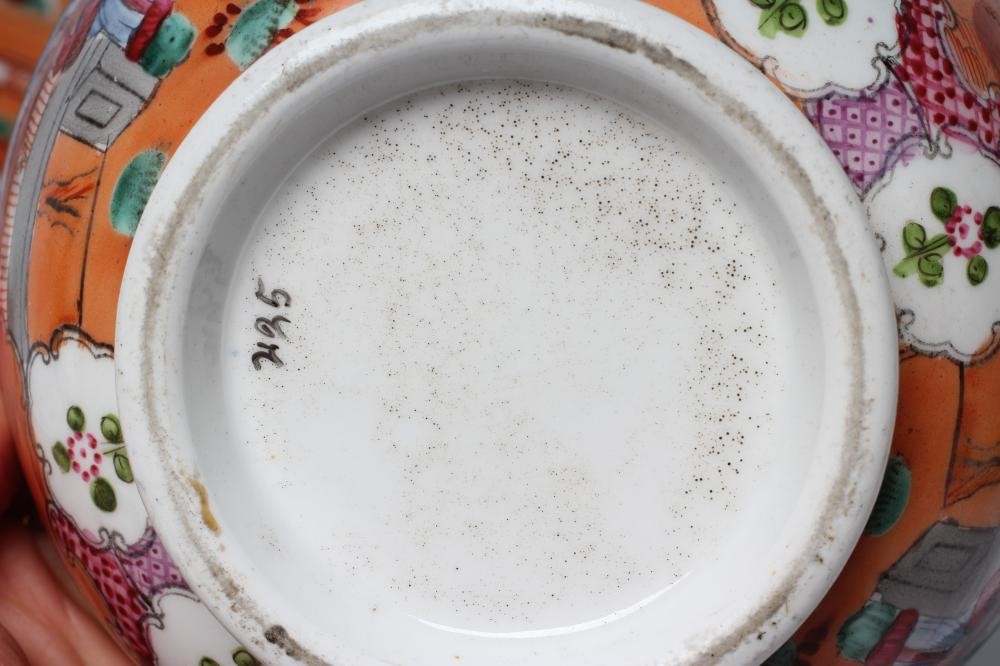 A NEWHALL PORCELAIN WINDOW PATTERN PART TEA SERVICE Image