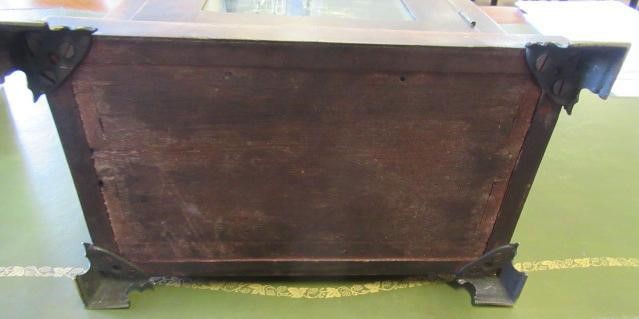 A MAHOGANY STRIKING TABLE CLOCK Image