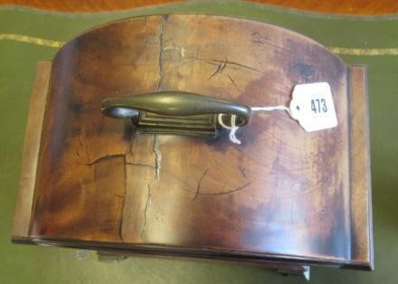 A MAHOGANY STRIKING TABLE CLOCK Image