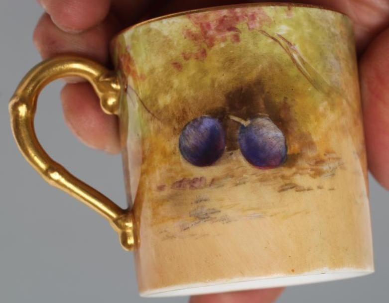 A ROYAL WORCESTER CHINA CABINET CAN AND SAUCER Image
