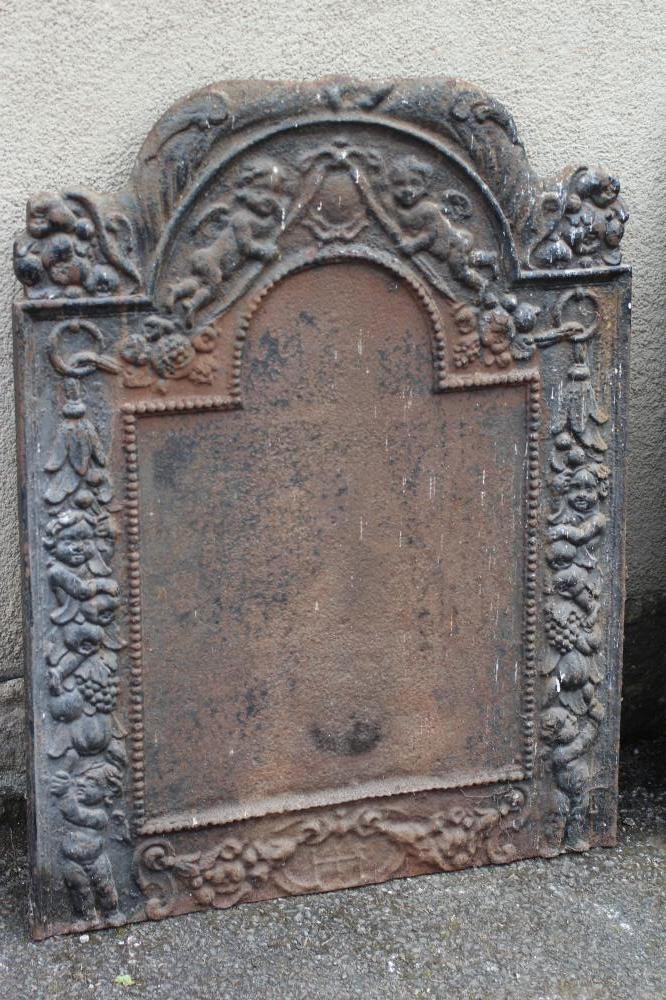 A GEORGIAN STYLE CAST IRON FIREBACK Image