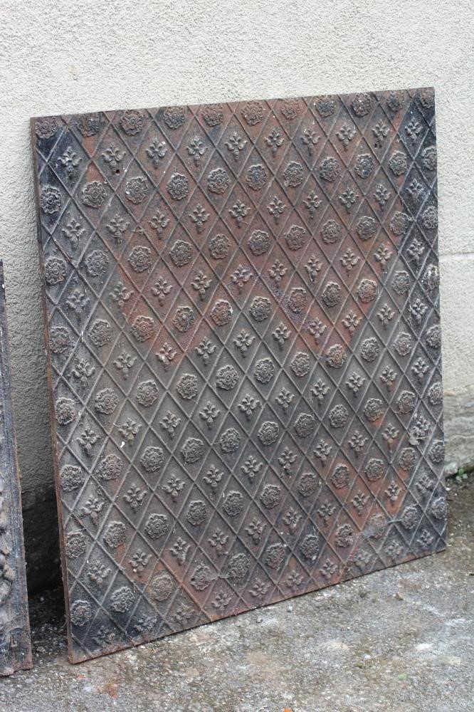 A GEORGIAN STYLE CAST IRON FIREBACK Image