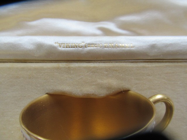 A SET OF SIX ROYAL WORCESTER CHINA COFFEE CUPS AND SAUCERS Image