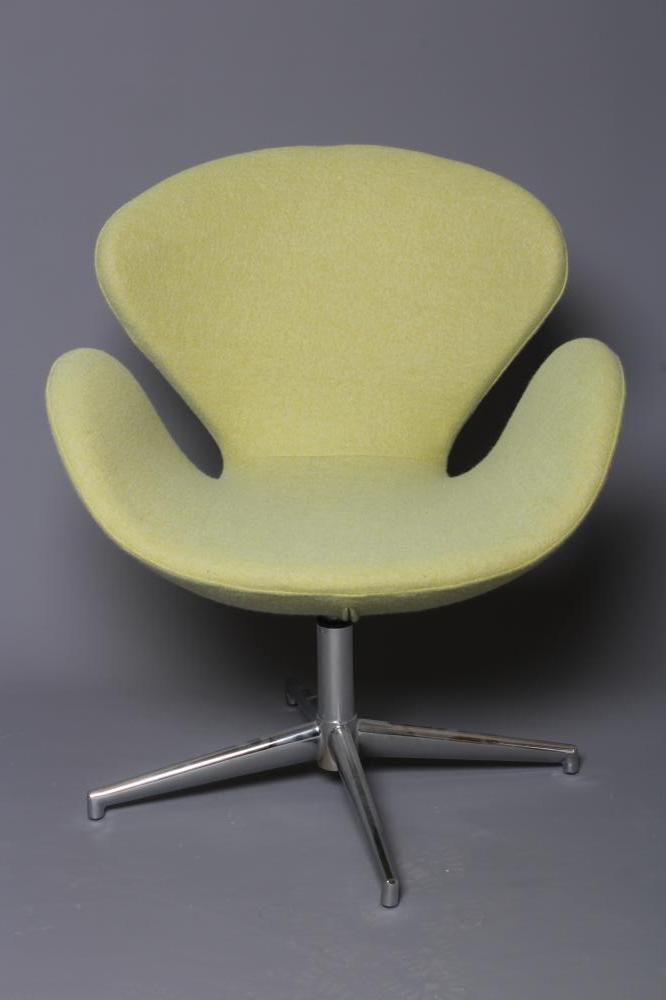 A FRITZ HANSEN TYPE SWAN CHAIR by Arne Jacobson Image