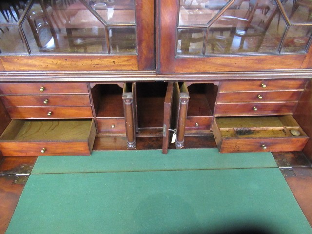 A GEORGIAN MAHOGANY BUREAU BOOKCASE Image
