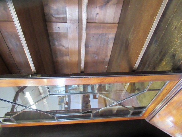 A GEORGIAN MAHOGANY BUREAU BOOKCASE Image