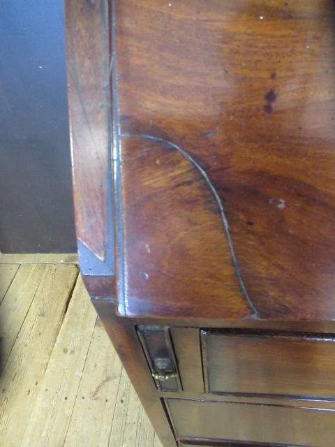 A GEORGIAN MAHOGANY BUREAU BOOKCASE Image