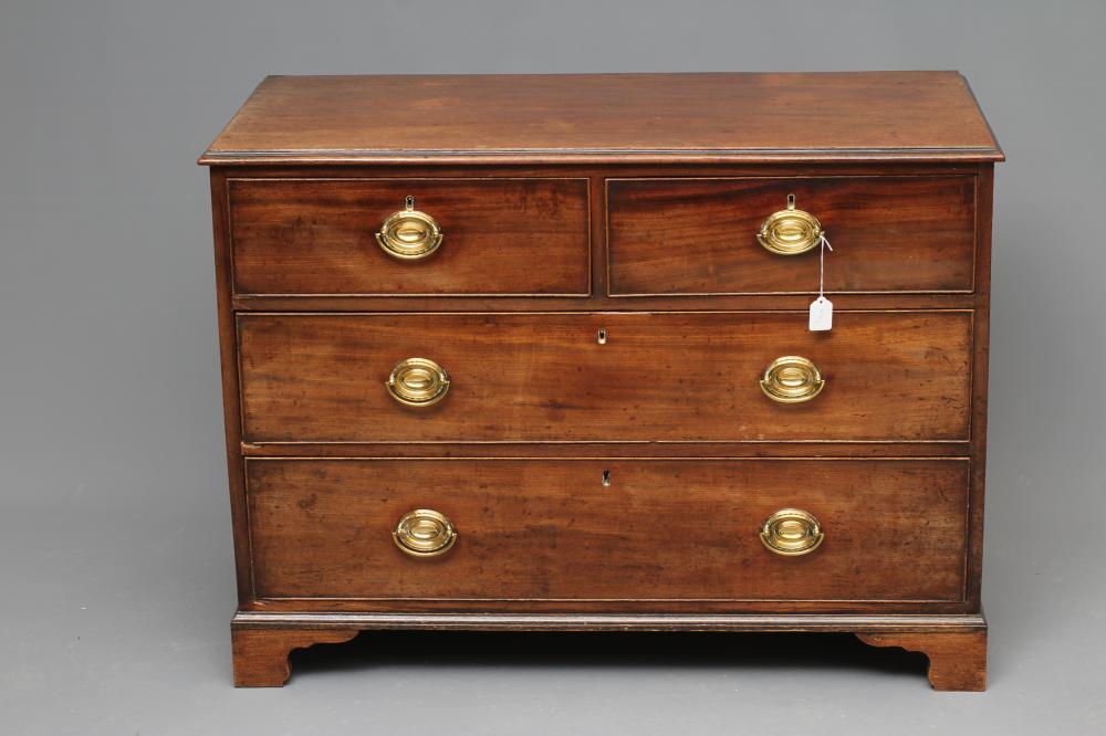 A REGENCY MAHOGANY STRAIGHT FRONTED CHEST Image