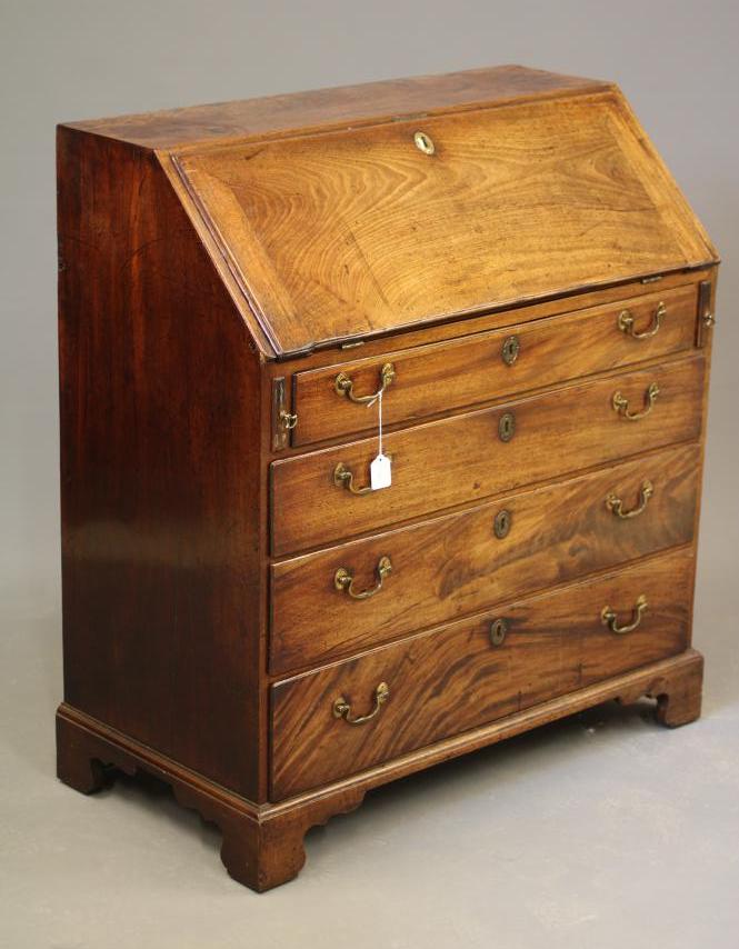 A GEORGIAN MAHOGANY BUREAU Image