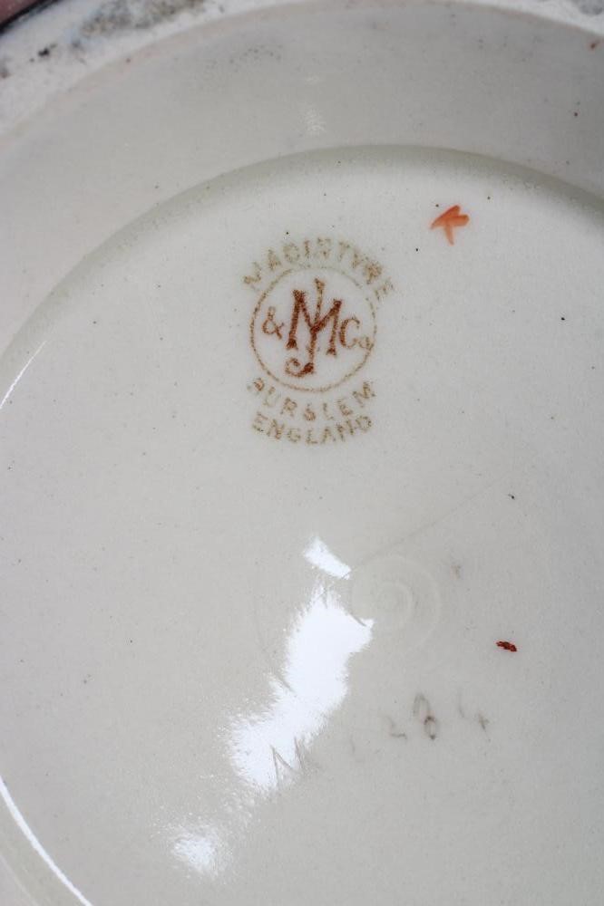 A MACINTYRE MOORCROFT POTTERY FLORIAN WARE VASE Image