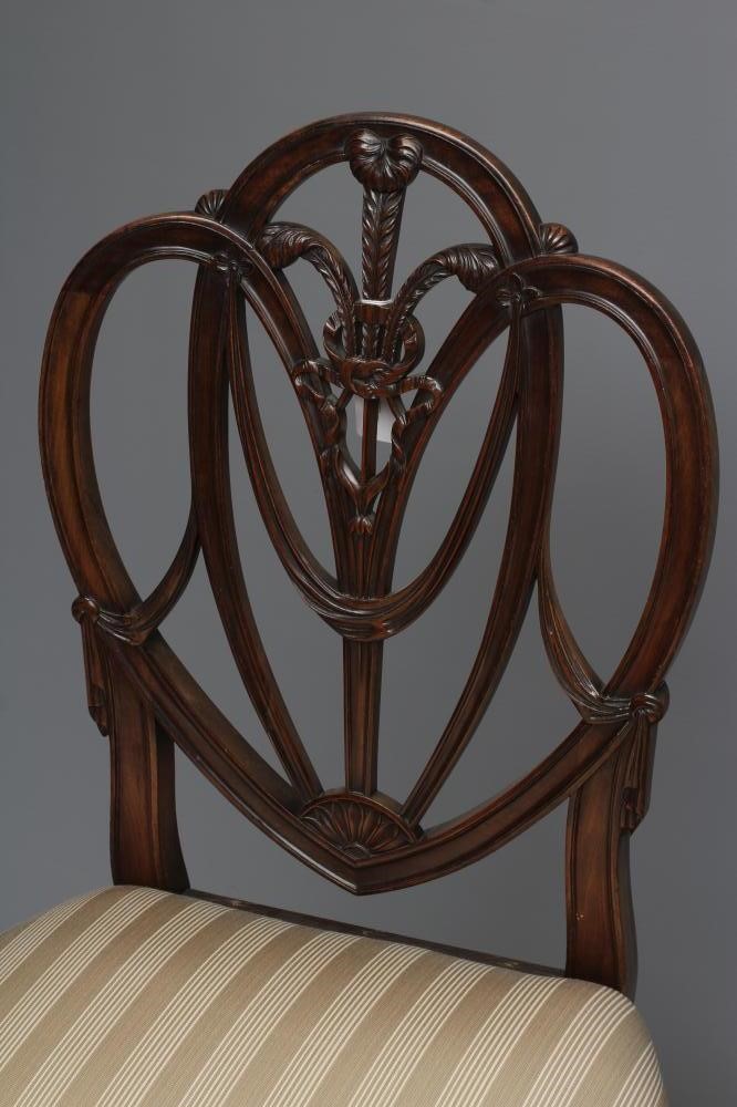 A GEORGIAN MAHOGANY ELBOW CHAIR Image