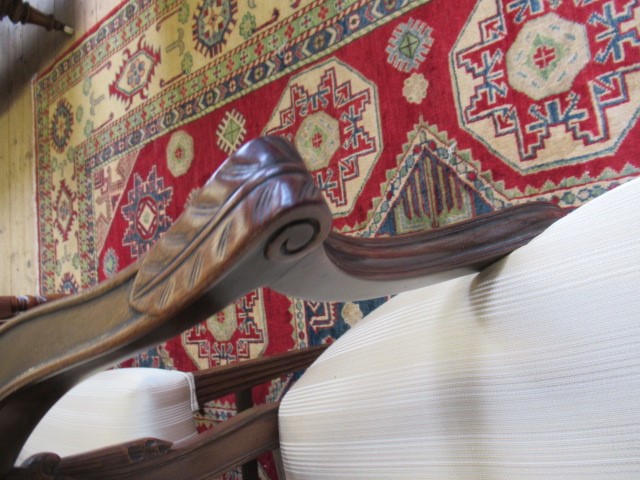 A GEORGIAN MAHOGANY ELBOW CHAIR Image