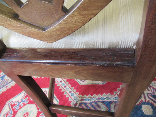 A GEORGIAN MAHOGANY ELBOW CHAIR Image