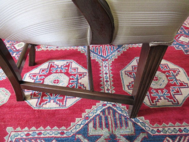 A GEORGIAN MAHOGANY ELBOW CHAIR Image