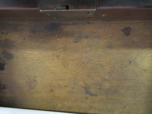 A GEORGIAN MAHOGANY CHEST Image