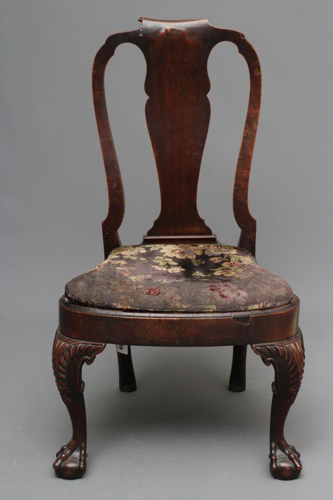 AN EARLY GEORGIAN MAHOGANY SIDE CHAIR Image