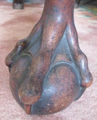 AN EARLY GEORGIAN MAHOGANY SIDE CHAIR Image