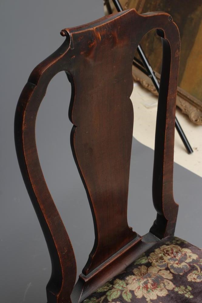 AN EARLY GEORGIAN MAHOGANY SIDE CHAIR Image