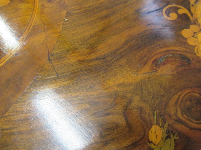 A VICTORIAN WALNUT AND FLORAL MARQUETRY CENTRE TABLE Image