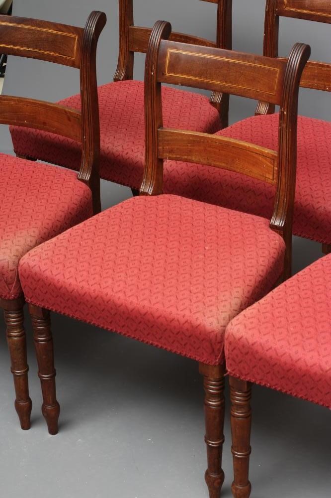 A SET OF SIX GEORGIAN MAHOGANY DINING CHAIRS Image