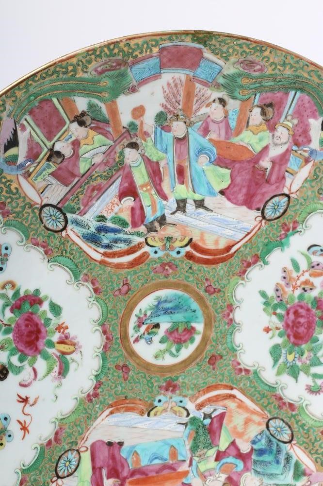 A CANTONESE PORCELAIN CHARGER of plain circular form Image