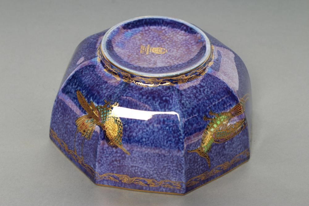 A WEDGWOOD HUMMING BIRD LUSTRE OCTAGONAL BOWL Image