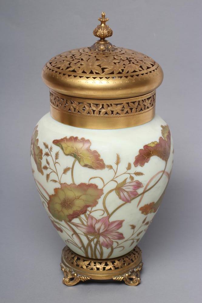 A VICTORIAN WEBB TYPE GLASS VASE of ovoid form Image