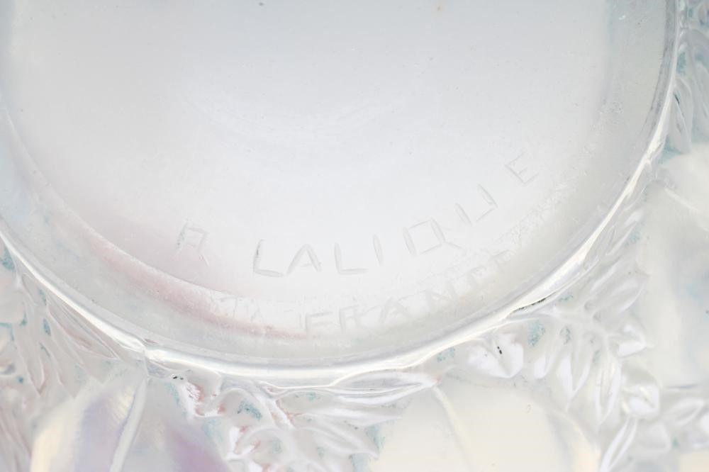 A LALIQUE GLASS RAMPILLON VASE Image