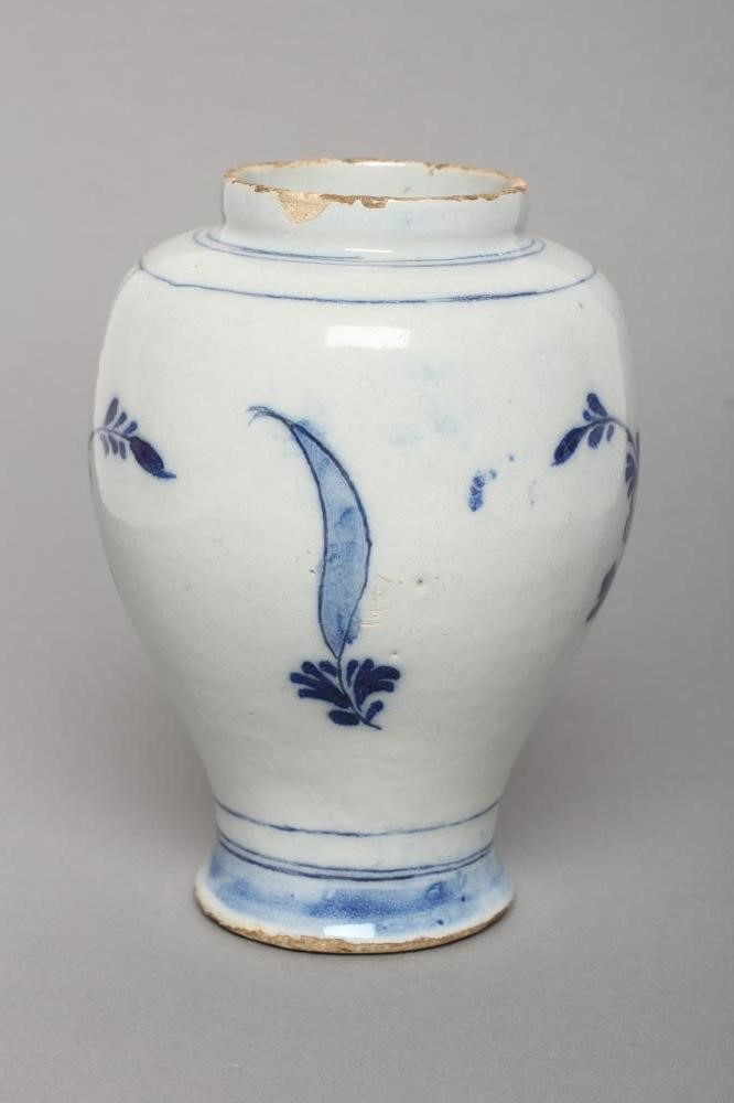 A DUTCH DELFT VASE Image