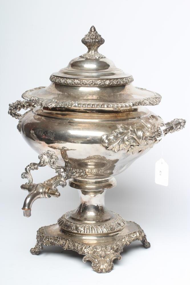 A LARGE OLD SHEFFIELD PLATE TEA URN Image