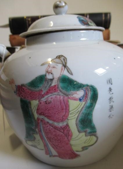 A CHINESE PORCELAIN TEAPOT AND COVER of rounded cylindrical form Image
