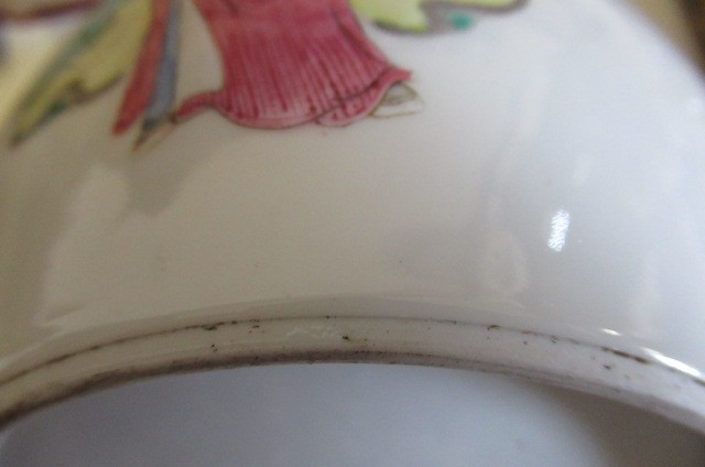 A CHINESE PORCELAIN TEAPOT AND COVER of rounded cylindrical form Image