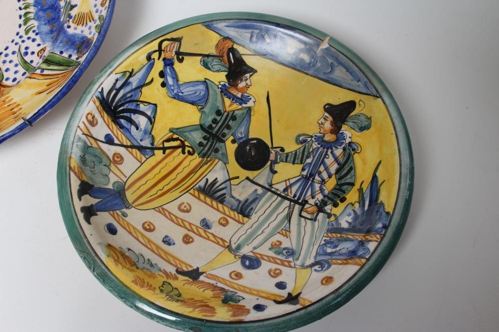 A MONTELUPO MAIOLICA SMALL CHARGER Image