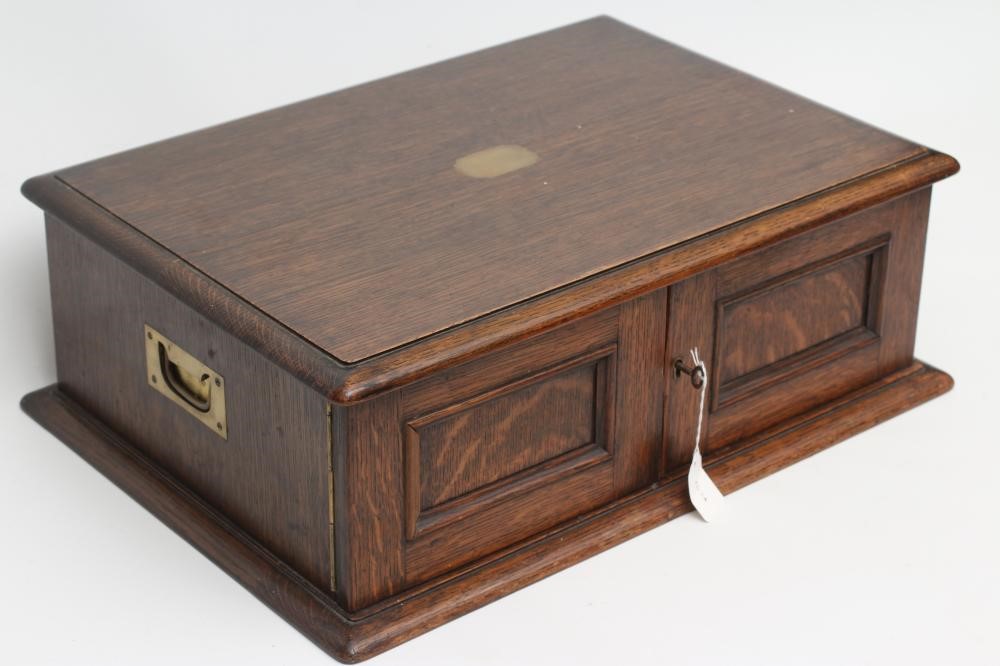 A TABLE SERVICE FOR TWELVE PLACE SETTINGS Image