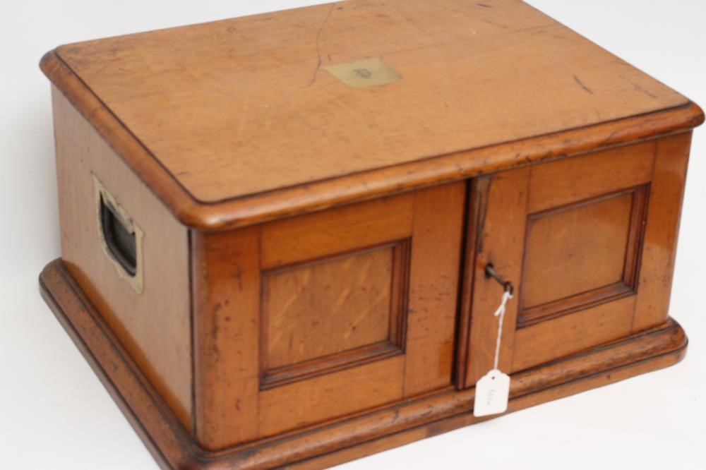 A TABLE SERVICE FOR TWELVE PLACE SETTINGS Image