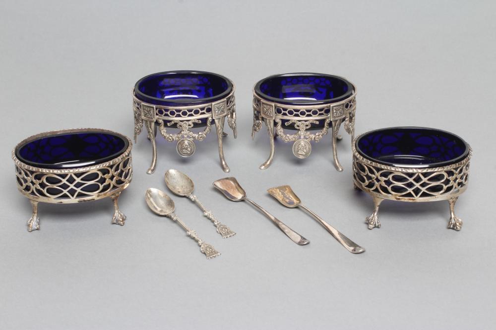 A PAIR OF EARLY VICTORIAN SALTS Image